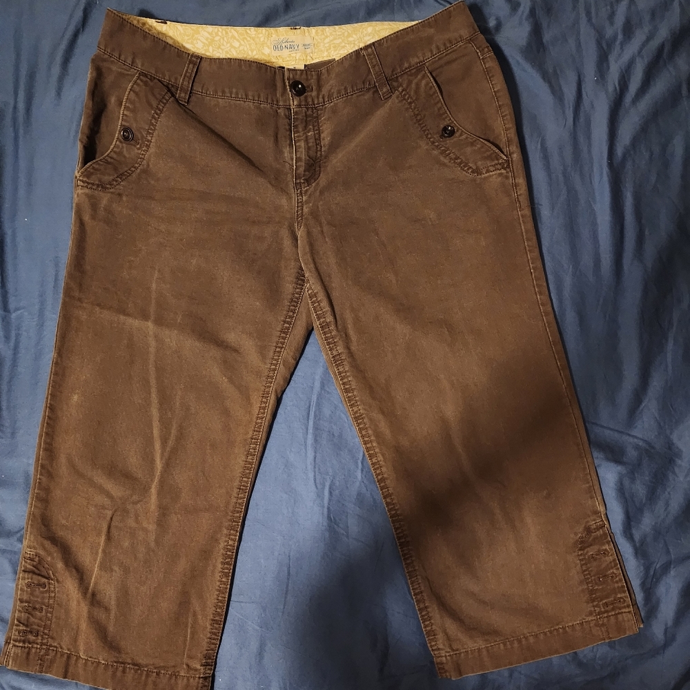 Old Navy cropped pants